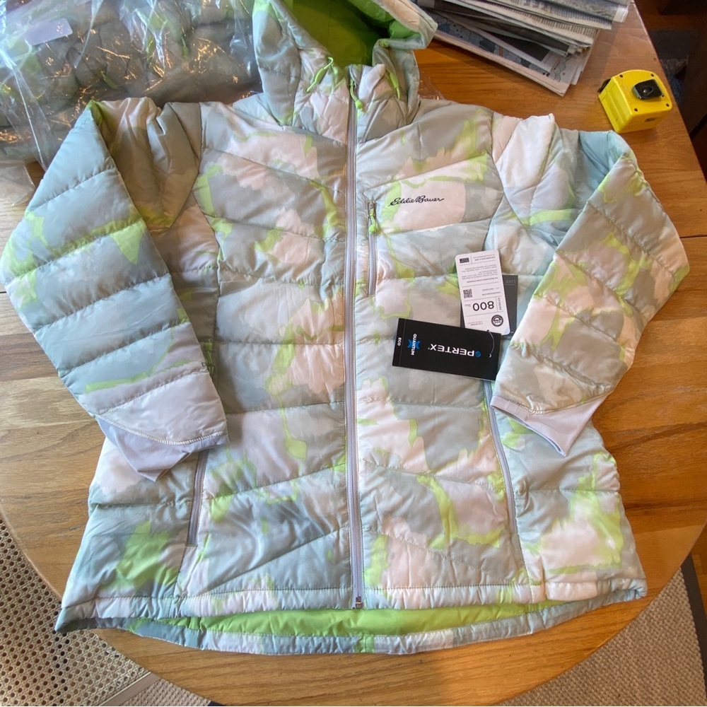 NWT Eddie Bauer XL downlight jacket-Green pattern